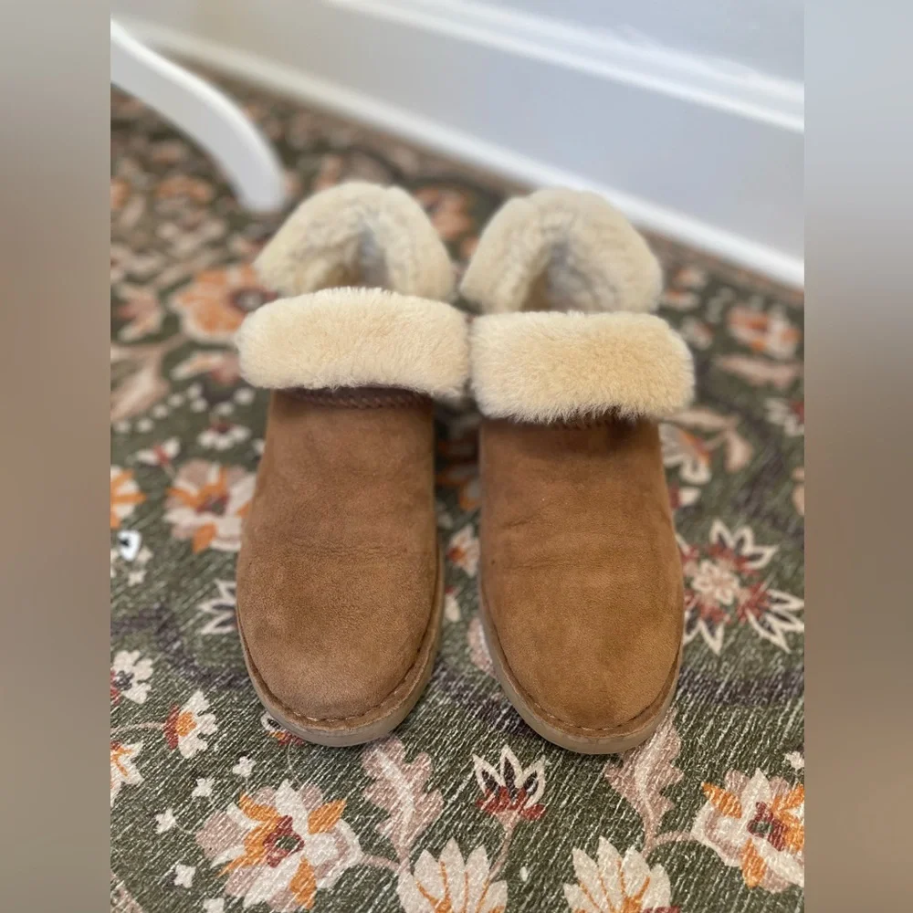 UGG McKay Classic Ankle Bootie in Chestnut Size 9.5 - Picture 7 of 9